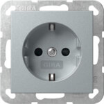 Gira Steckdose SH Aluminium 418326