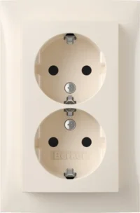 Berker SCHUKO-Doppelsteckdose Abdeckpl. ws-glanz 47598982