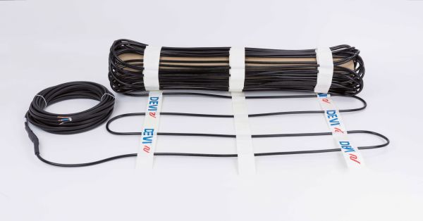 DEVI Heizband 30W/m 230V 14m sw 80°C DEVIsnow 30 2adrig Ø7,5mm