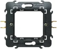 BTicino L4702G Living International Kunst. Tragring 2M Schraub-/Spreizkallen