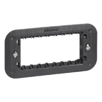 BTicino K4704 LivingNow 4M Tragring für Einbau von 1- u.2-moduligen Einsätzen