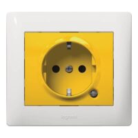 Legrand 771047 Schuko Steckdose mit erhöht Berührungsschutz beleuchtet Galea gelb