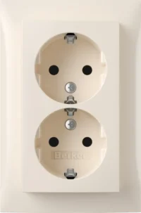 Berker SCHUKO-Doppelsteckdose Abdeckpl. ws-glanz 47748982