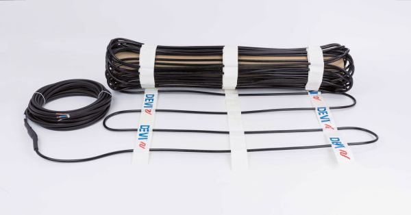 DEVI Heizband 30W/m 230V 20m sw 80°C DEVIsnow 30 2adrig Ø7,5mm