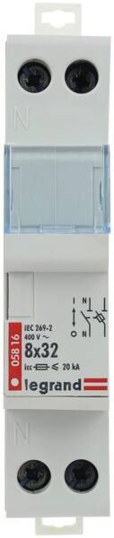 Legrand Legrand 005816 Sicherungstrenner 1polig mitschalt. Neutralleiter für Zyl.8,5x31,5