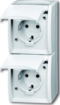 Busch-Jaeger Steckdose, senkrecht,2-fach Klappdeckel, erhöht Ber 20-02 EBW-54