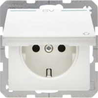 Berker Steckdose SCHUKO mit Klappdeckel Q.1 po 47516039
