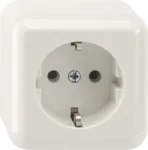 Merten SCHUKO-Steckdose polarweiß Aufputz MEG2301-8719