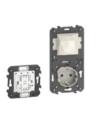 BTicino KM4501C LivingNow Gateway with Netatmo mit Steckdose+Master-Switch Sand