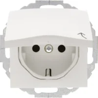 Berker SCHUKO-Steckdose pws/gl mit Klappdeckel 47448989