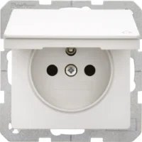 Berker Steckdose mit Schutzkontakt und Klappdeckel 6765836089