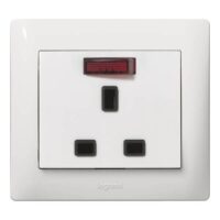 Legrand 777096 Steckdose britischer Standard mit erhöht Berührungsschutz abschaltbar
