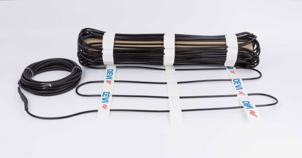 DEVI Heizband 30W/m 400V 145m sw 80°C DEVIsnow 30 2adrig Ø7,5mm