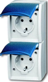 Busch-Jaeger Steckdose, senkrecht,2-fach Klappdeckel, erhöht Ber 20-02 EBW-53