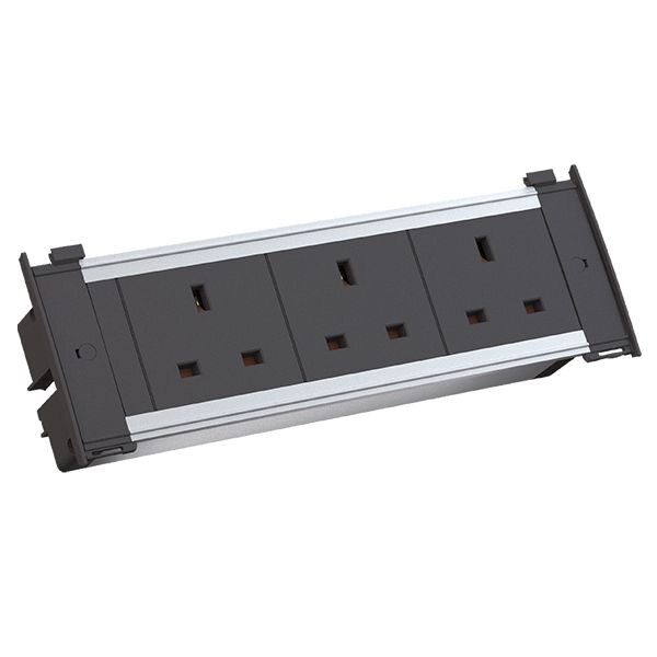 Bachmann Bachmann Steckdosenleiste 3-fach alu 2m 90° 927.006 IP20 1,5qmm