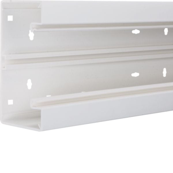 HAGER Geräteeinbaukanal Kunststoff 130x68mm BR6513019016 ver-weiß RAL9016 unbeh