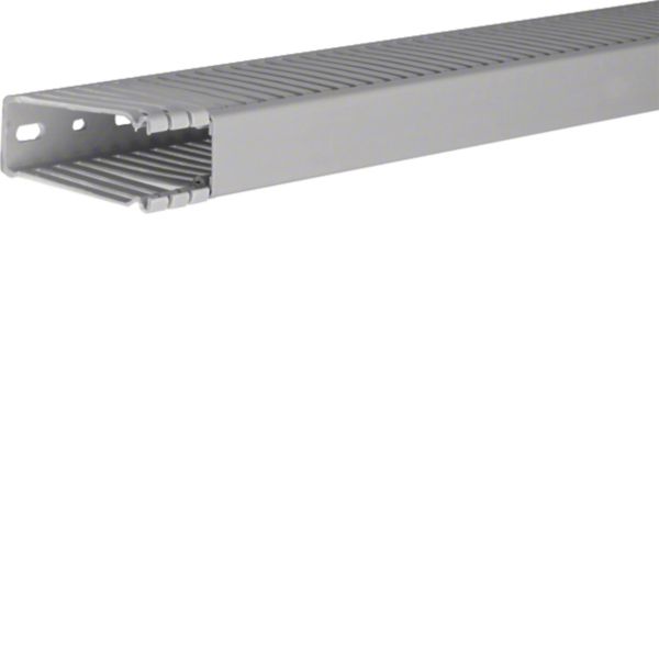 HAGER Verdrahtungskanal stgr mit OT Bodenl BA6 8002507030B 84x31x2000mm
