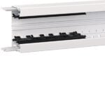 HAGER Geräteeinbaukanal Kunststoff 130x68mm BRN6513019016 ver-weiß RAL9016 unbeh
