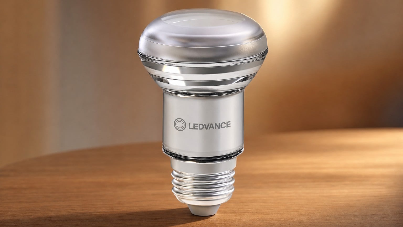 Ledvance LED-Leuchtmittel: Sockel, Lumen, Lichtfarbe und Abstrahlwinkel