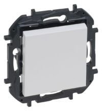 Legrand 864190B Niloe Step V4 Bigbox 50xEinsatz W/m 10AX Farbe Ultraweiß